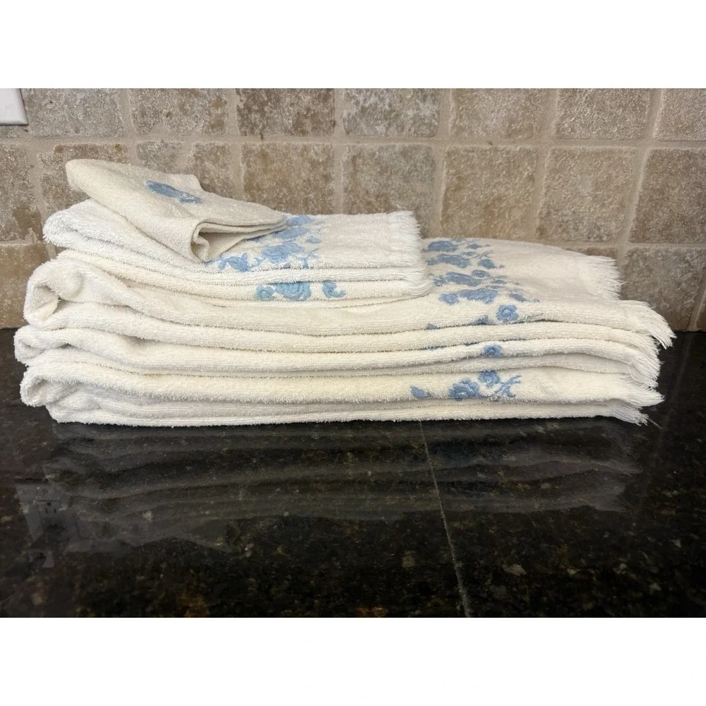 Vintage Dundee 7 Piece Set Bath & Hand Towel Retro Blue Floral Embroidery U.S.A.